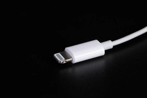 how to use lightning to usb c cable.jpg