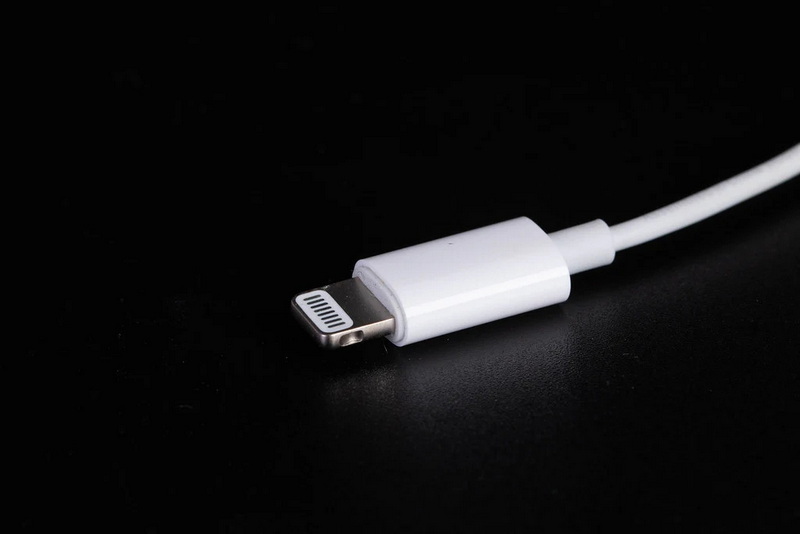 Is iPhone Cable USB C Or Lightning 