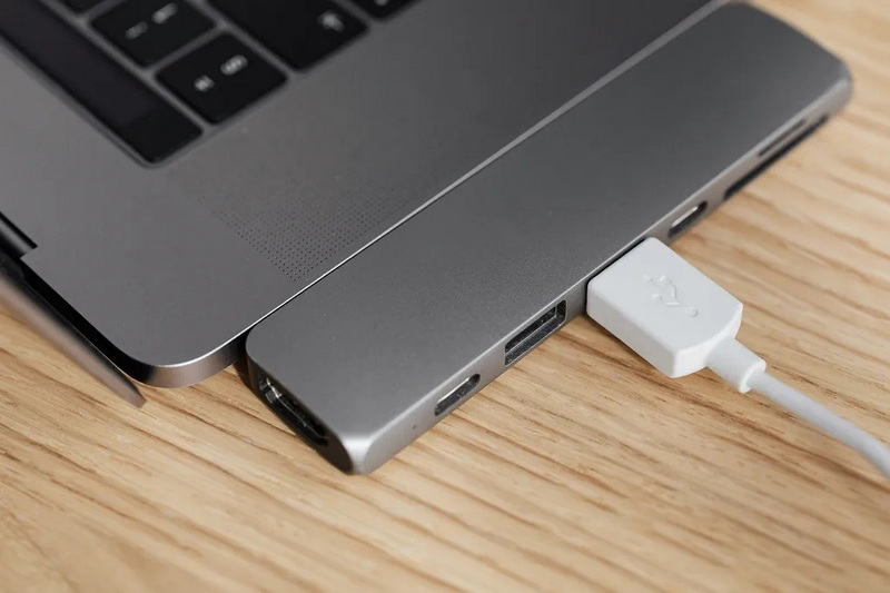 how to transfer files between laptops using usb cable
