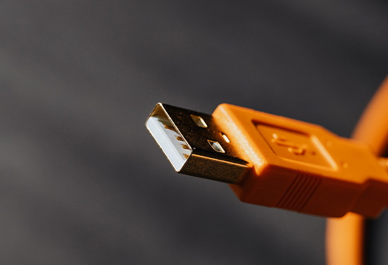 how to use usb cable to transfer files