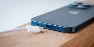 can you charge an iphone with a usb cable_3.jpg