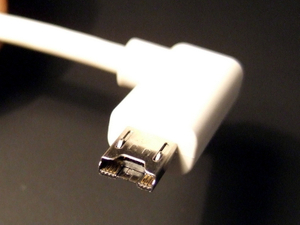 clean rusty usb cable_1.jpg