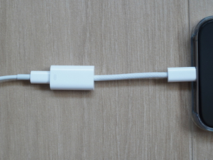 how to use the usb-c to lightning cable.jpg
